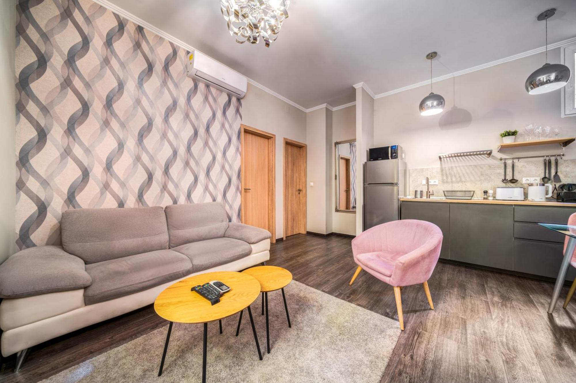 Akacfa-a13 Center 2 Bedroom Appartement